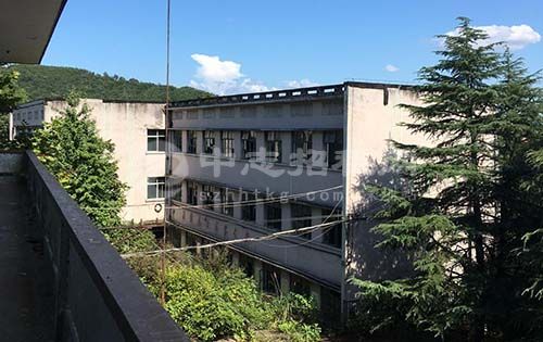 废弃学校建厂房属于违建吗